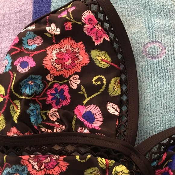 🌞 NWT Black Floral Tankini w/Open Weave Trim - Picture 8 of 8